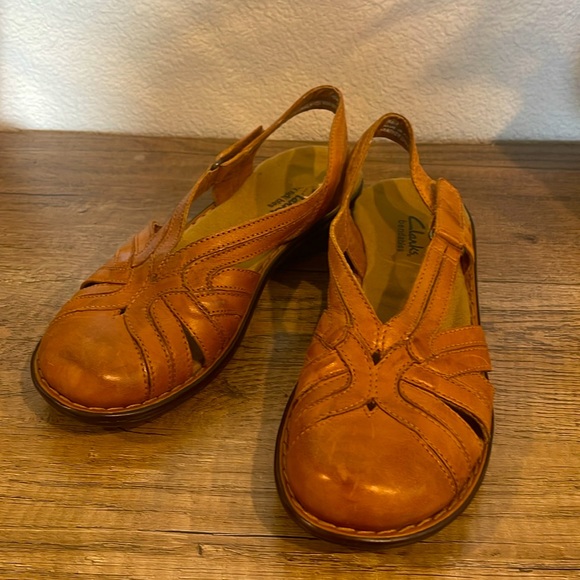 Clarks size 7.5 - Picture 5 of 5